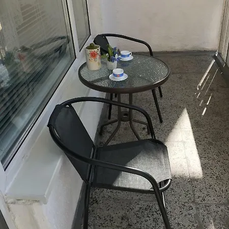 아파트 Niko's With Balcony *